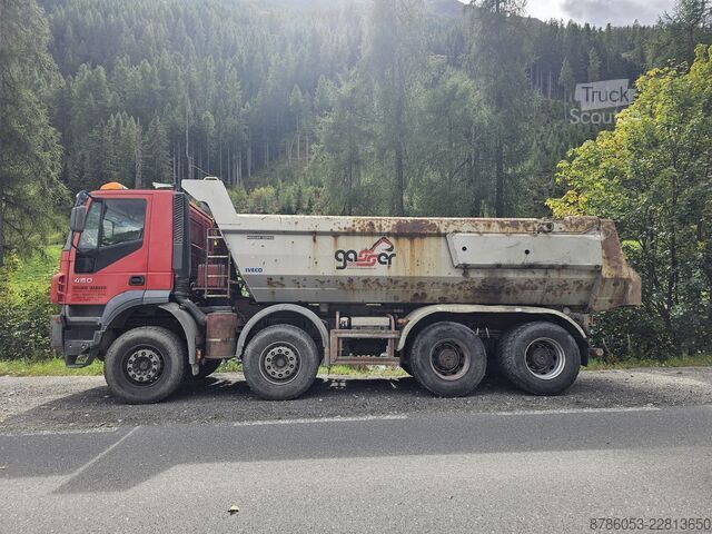 Kiper kamion Iveco Euro Trakker