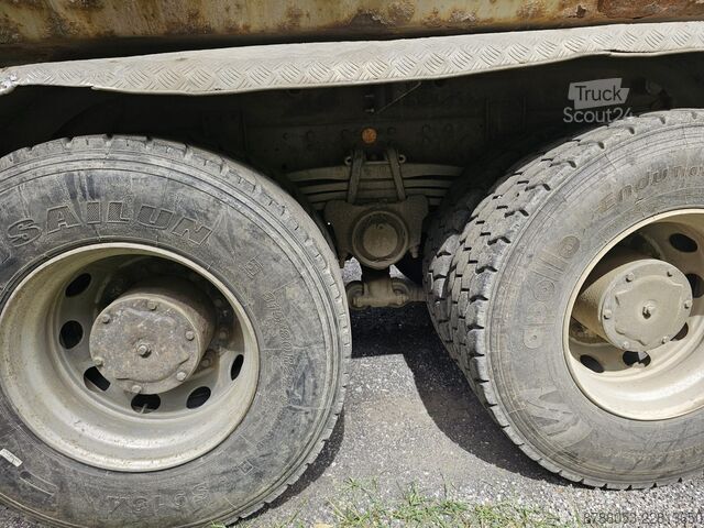 Kiper kamion Iveco Euro Trakker