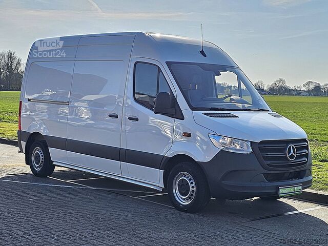 Bestelauto MERCEDES-BENZ SPRINTER 315 L2H2 Mbux 3-Zits AC!