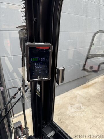 Heftruck EP Equipment EXFZ301 Lithium Ionen Triplex