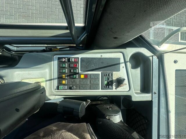 Nakladač Terex TL 160 +HOOGKIEPBAK+HYDRAULISCHE+VEEGBORSTEL