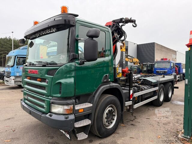 Containertransport (haakarmsysteem) Scania P400 6x4 ABROLLKIPPER + KRAN PALFINGER PK9001 E...