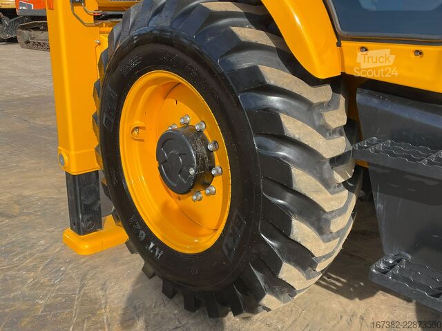 Ekskavatoriaus ir krautuvo derinys JCB 3DX 4WD hammerlines