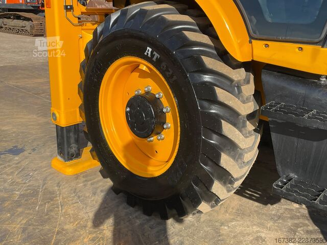 Ekskavatoriaus ir krautuvo derinys JCB 3DX 4WD hammerlines
