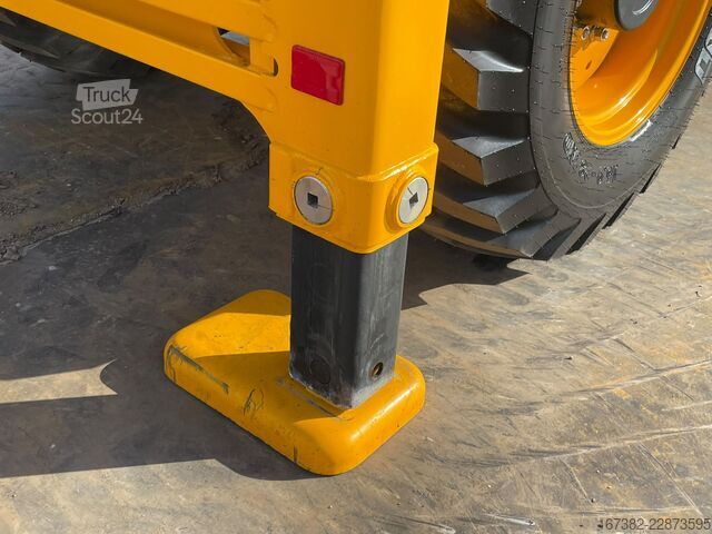 Ekskavatoriaus ir krautuvo derinys JCB 3DX 4WD hammerlines