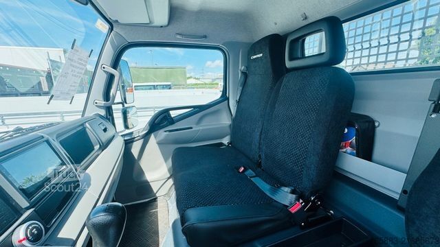 Furgón volquete FUSO Canter 3 C 15 mit Kipper + Werkzeugschrank