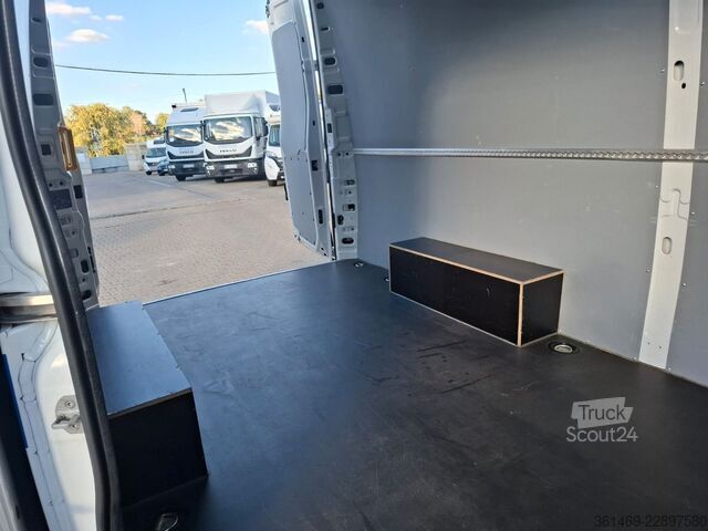 Ван с висока покривка IVECO 35-160A8 V/P , AHK, Luft, Klima,