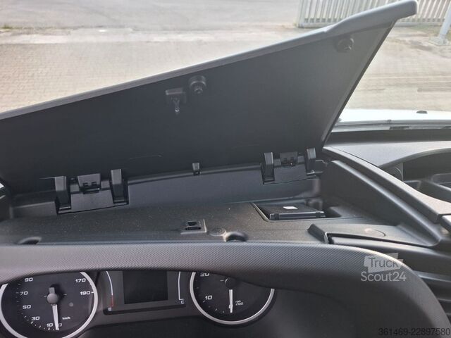 Ван с висока покривка IVECO 35-160A8 V/P , AHK, Luft, Klima,