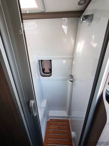 Campervan CARADO CV640 Pro+ Automat  140PS Markise ACC
