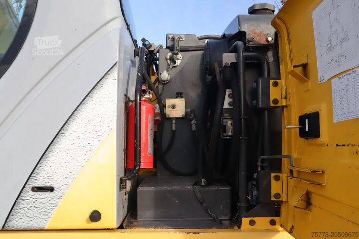 Excavator pe roți New Holland MH CITY | TILT BUCKET | QUICK COUPLER | DOZER B...