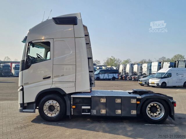 Volume SCM Volvo FH 13.500 Globetrotter XL 4x2 - Low deck - I Sa...
