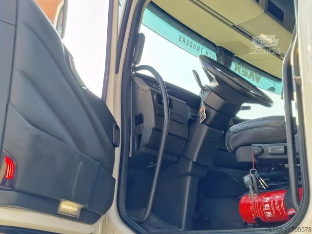 Volume SCM Volvo FH 13.500 Globetrotter XL 4x2 - Low deck - I Sa...