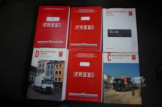 Platform med kran Renault C280 DTI 8 / HDS Fassi F135A.22 / remote