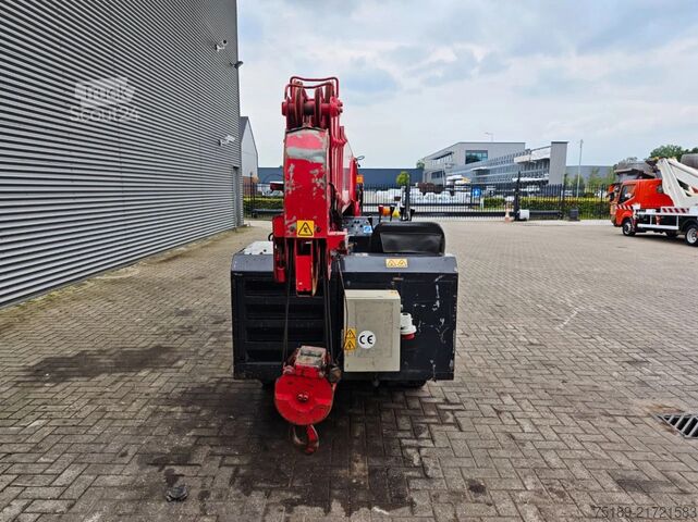 Mini žeriav Unic URW 506 CDE