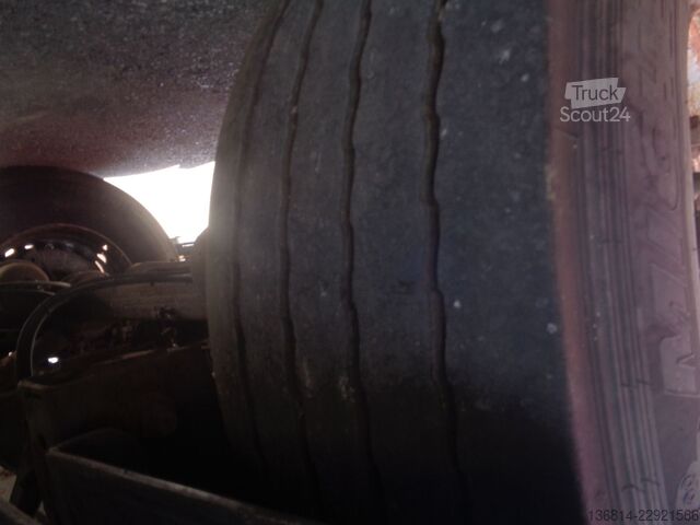 Semi-remorque bâchée  SAPL 24 LTN 385/65 R 22,5