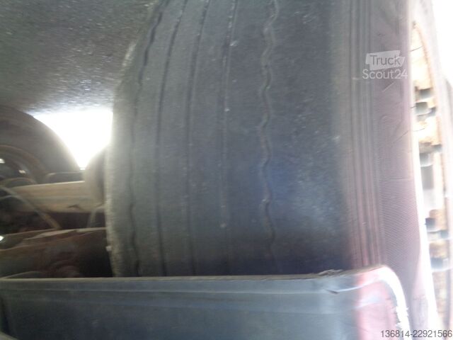 Semi-remorque bâchée  SAPL 24 LTN 385/65 R 22,5
