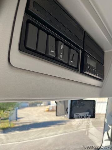 Flaklastbil med kapell VOLVO FL16.280 mit Junge Schiebeplane