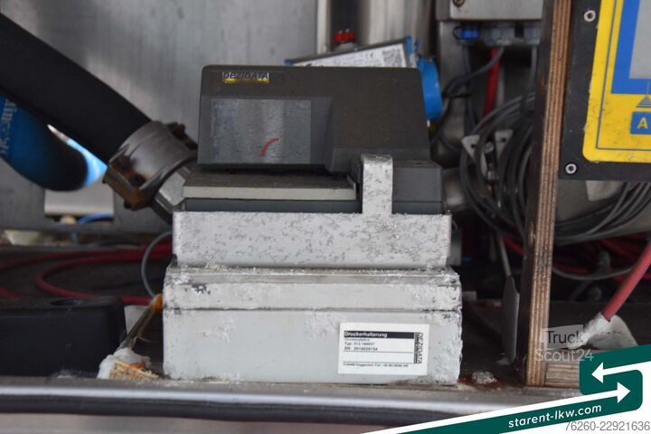 Vaihtolava-puoliperävaunu FLIEGL Containerchassis light + Singamas Tank SAF