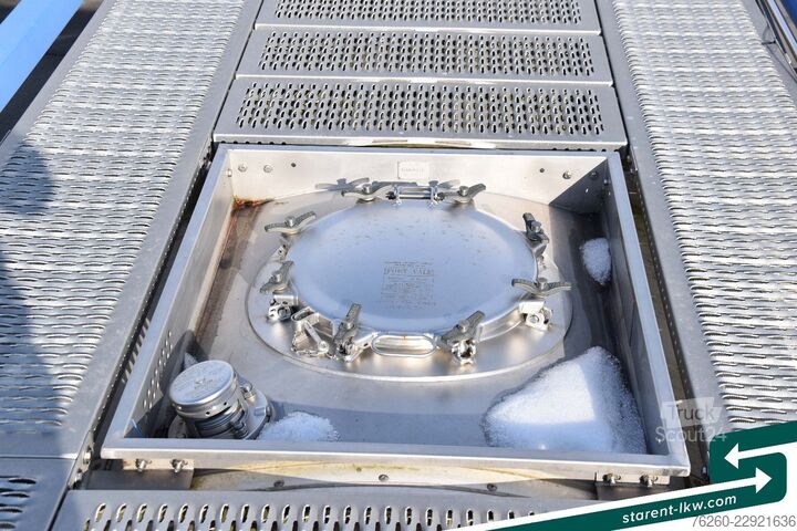 Vaihtolava-puoliperävaunu FLIEGL Containerchassis light + Singamas Tank SAF