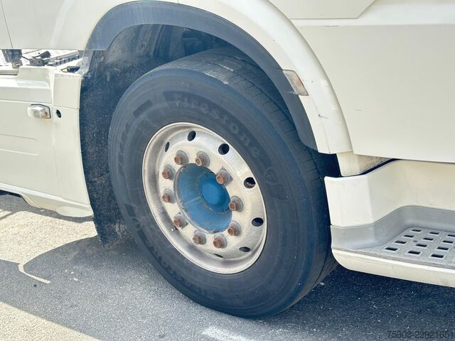 Vakio vetoauto DAF XF480FT SSC Schubbodenhydraulik Alcoa Retarder