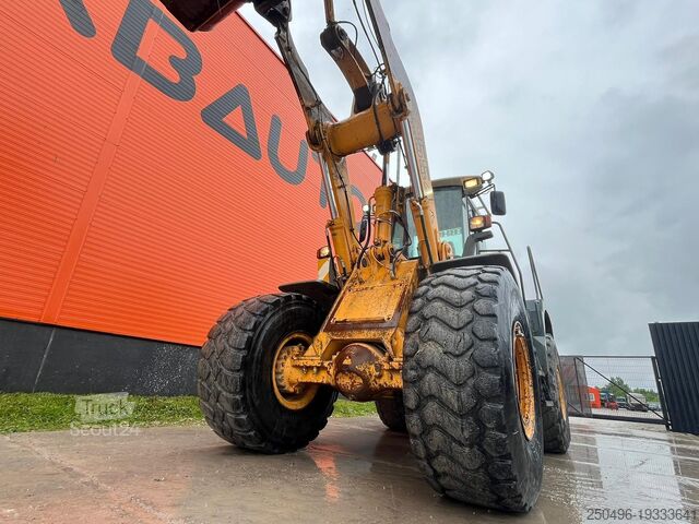 τροχοφόρος φορτωτής Liebherr L 554 4x4 AC / CENTRL LUBRICATION