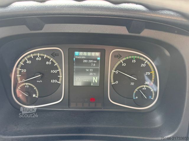 Рефрижераторный грузовик MERCEDES-BENZ ATEGO 1324 L Kühlkoffer 5,50 m LBW 1,5 T*THERMO