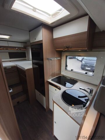 Daļēji integrēta kemperis CARADO T448
