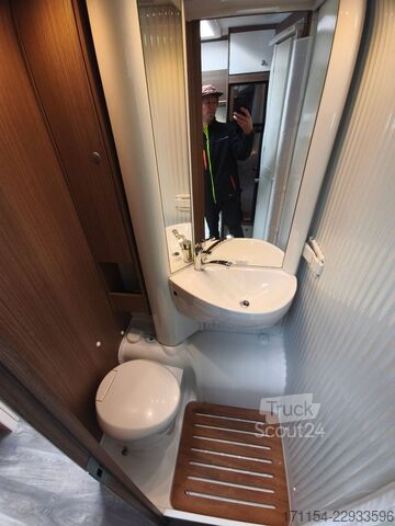 Daļēji integrēta kemperis CARADO T448