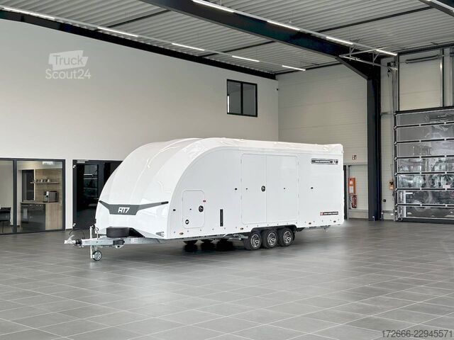 Automobilių gabenimo furgonas Brian James Trailers RACE TRANSPORTER 7 | 397-6023-35-3-10-W | TRIDEM | ZUSATZRAMPEN 600X235X199CM 3500KG GESCHLOSSENER AUTOTRAILER | WEISS