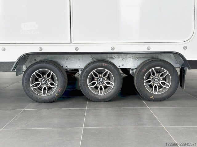 Automobilių gabenimo furgonas Brian James Trailers RACE TRANSPORTER 7 | 397-6023-35-3-10-W | TRIDEM | ZUSATZRAMPEN 600X235X199CM 3500KG GESCHLOSSENER AUTOTRAILER | WEISS