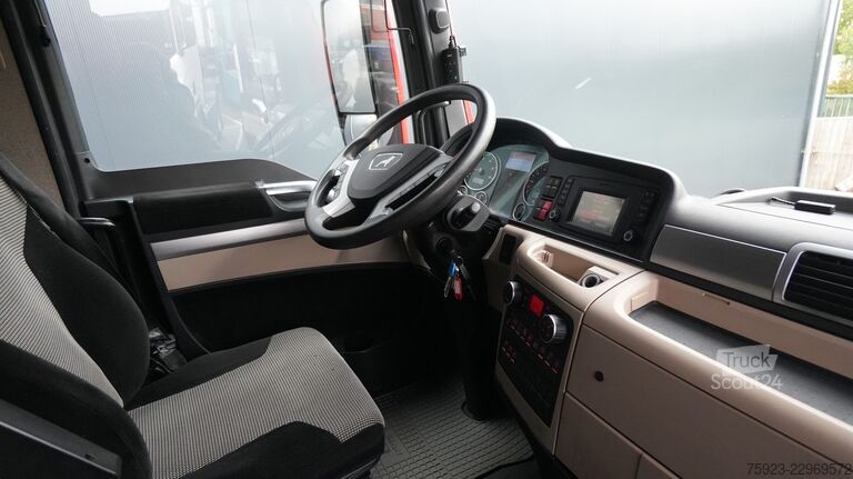 Standard-SZM MAN TGX 24.420 6x2 651.800km
