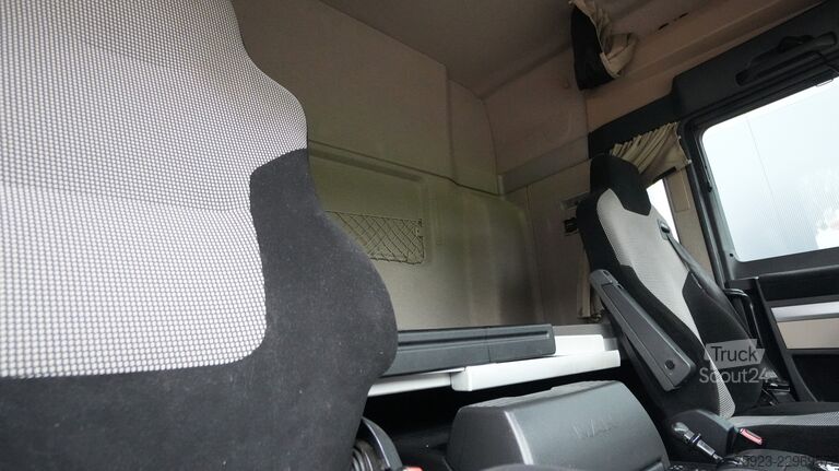 Standard-SZM MAN TGX 24.420 6x2 651.800km