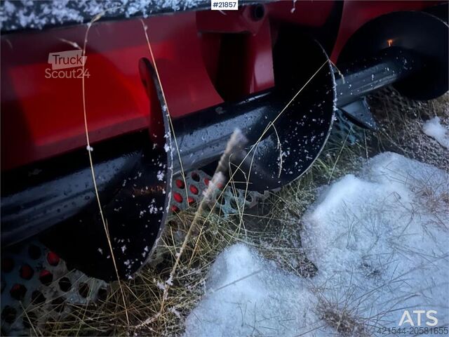 Tokvam 220H snöslunga. Endast lätt begagnad. Tokvam 220H snow blower. Slightly used.