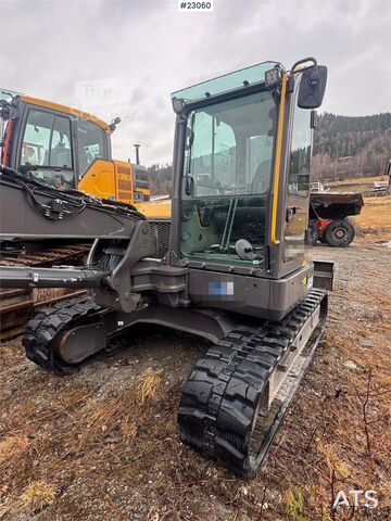 ķēžu ekskavators Volvo ECR88D tracked excavator with tilt and bucket. Onl
