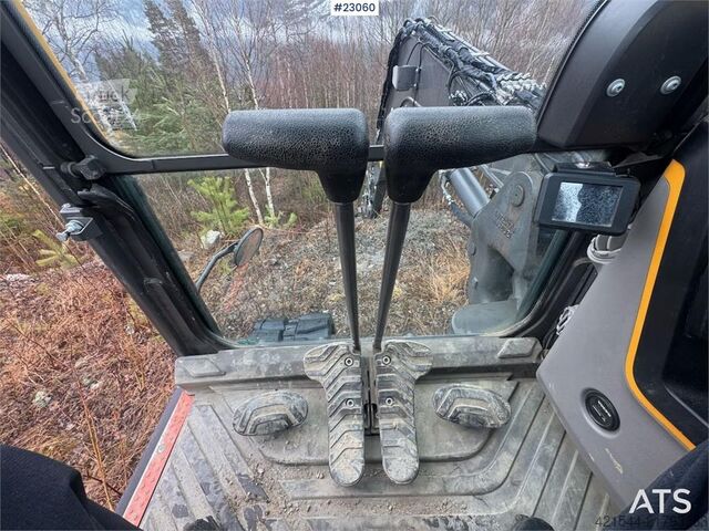 ķēžu ekskavators Volvo ECR88D tracked excavator with tilt and bucket. Onl