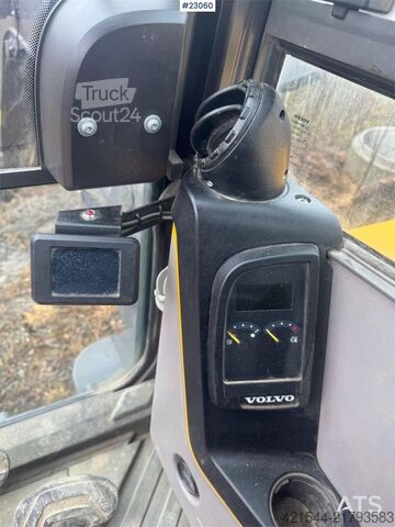 ķēžu ekskavators Volvo ECR88D tracked excavator with tilt and bucket. Onl