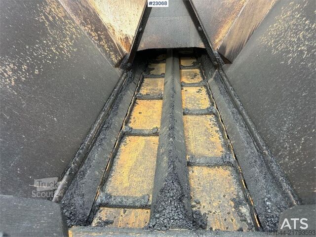 Paver Dynapac SD1800W asphalt paver