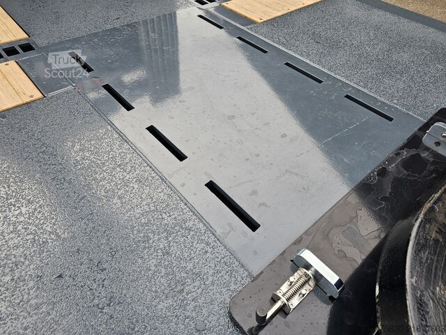 Kranbil Scania R590 V8 / 8x2 / HMF 9520 + JIB + LIER / TREKKER...