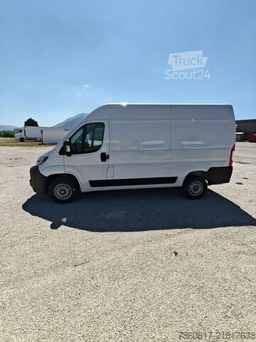 Slēgtais furgons FIAT DUCATO 35 L2H2 140CV