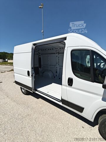 Slēgtais furgons FIAT DUCATO 35 L2H2 140CV