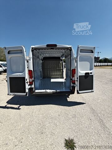 Slēgtais furgons FIAT DUCATO 35 L2H2 140CV