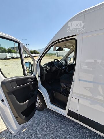 Slēgtais furgons FIAT DUCATO 35 L2H2 140CV