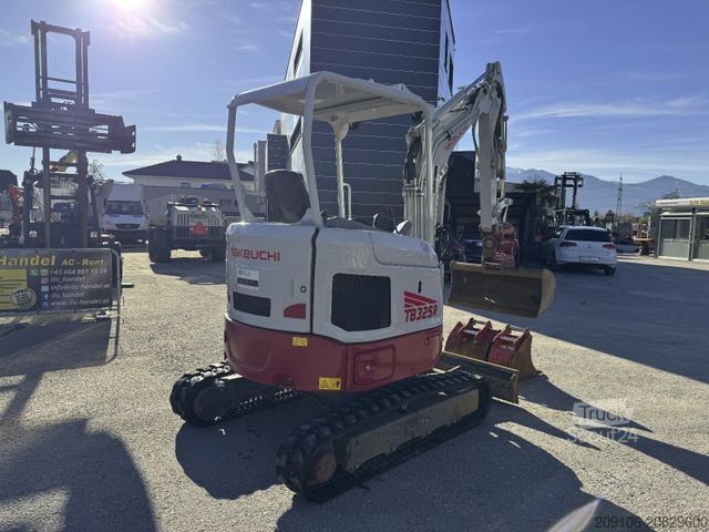 Μίνι εκσκαφέας TAKEUCHI TB 325R Powertilt 3xSchaufeln 2310 kg