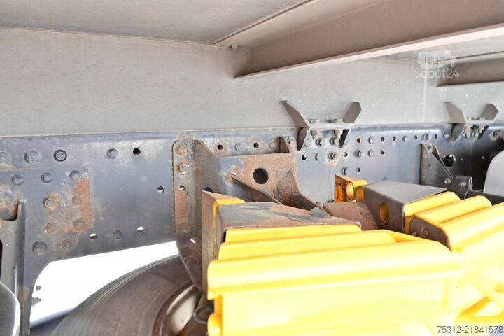LKW mit Kofferaufbau MAN TGX26.400  E5 6x2 LBW Scheckheft AHK Lenkachse