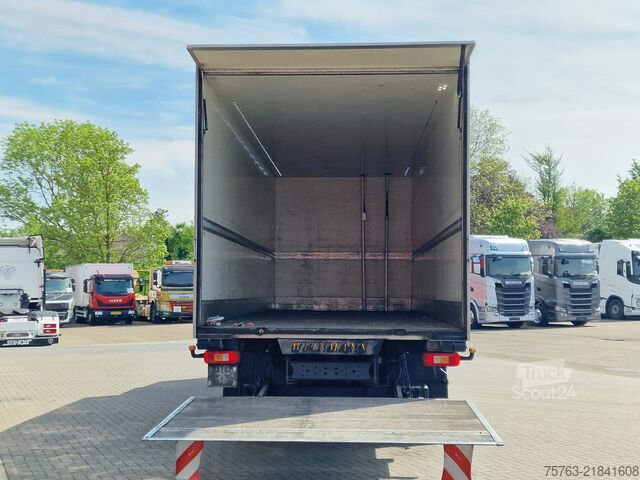 Walizka Volvo FH 13.420 6x2 - Box - Loadlift - Manual gearbox...