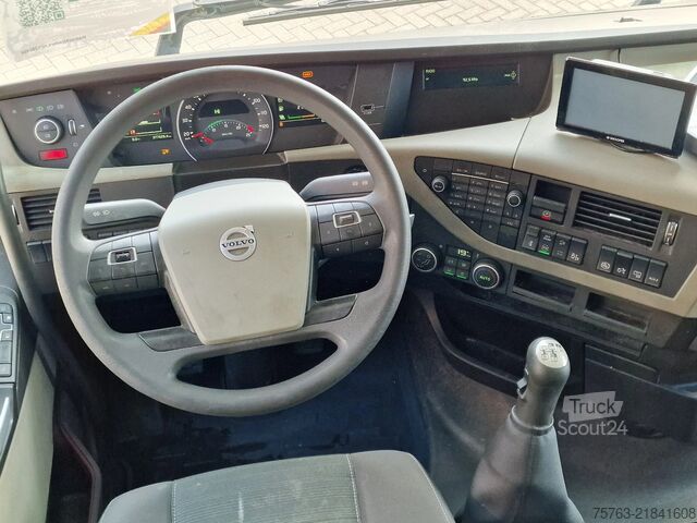 Walizka Volvo FH 13.420 6x2 - Box - Loadlift - Manual gearbox...