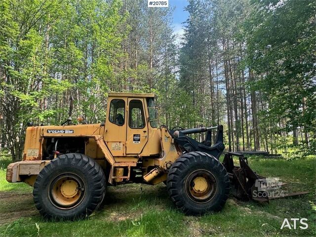 Încărcător pe roți Volvo LM846 Wheel loader w/ bucket and pallet forks