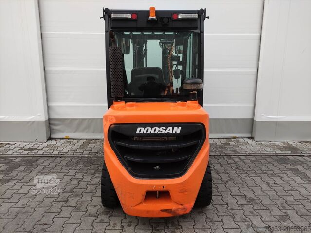 Dieselstapler Doosan D35C-9