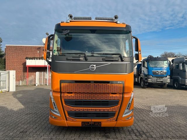 Lastbilmonteret kran VOLVO FH 510 Plattform + PK30002 TEC + Rampen