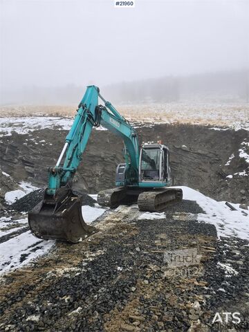 Escavadora de lagartas Kobelco SK135 SR LC tracked excavator with digging bucket